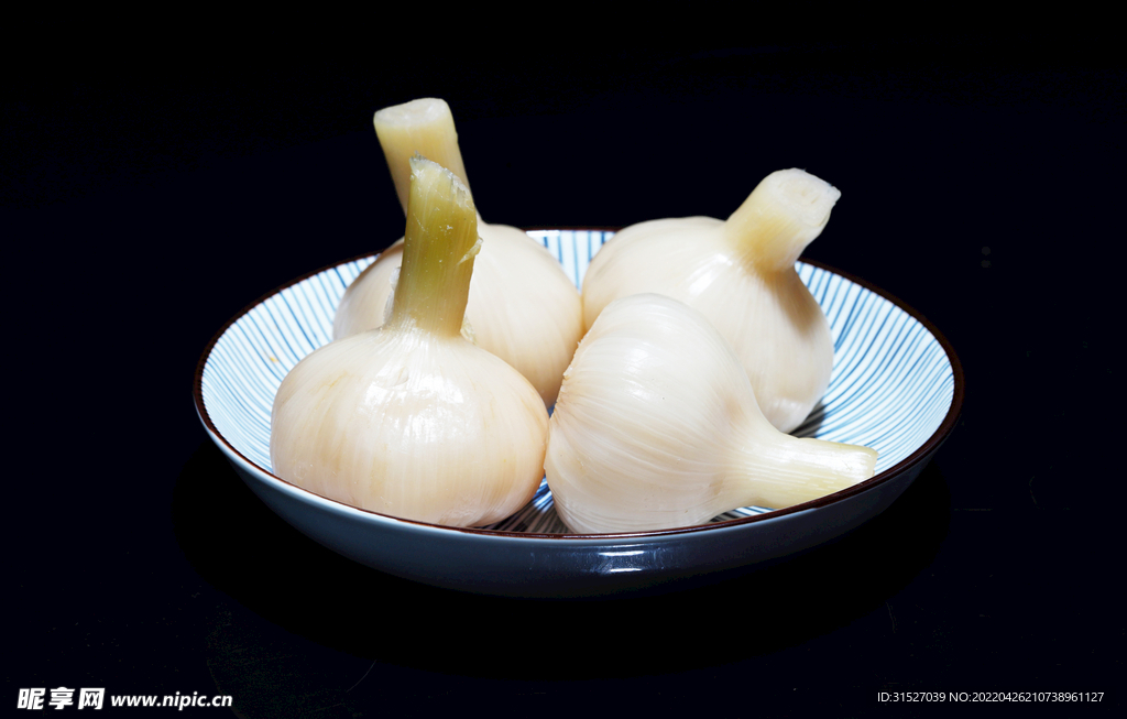 盤子里的蒜素材