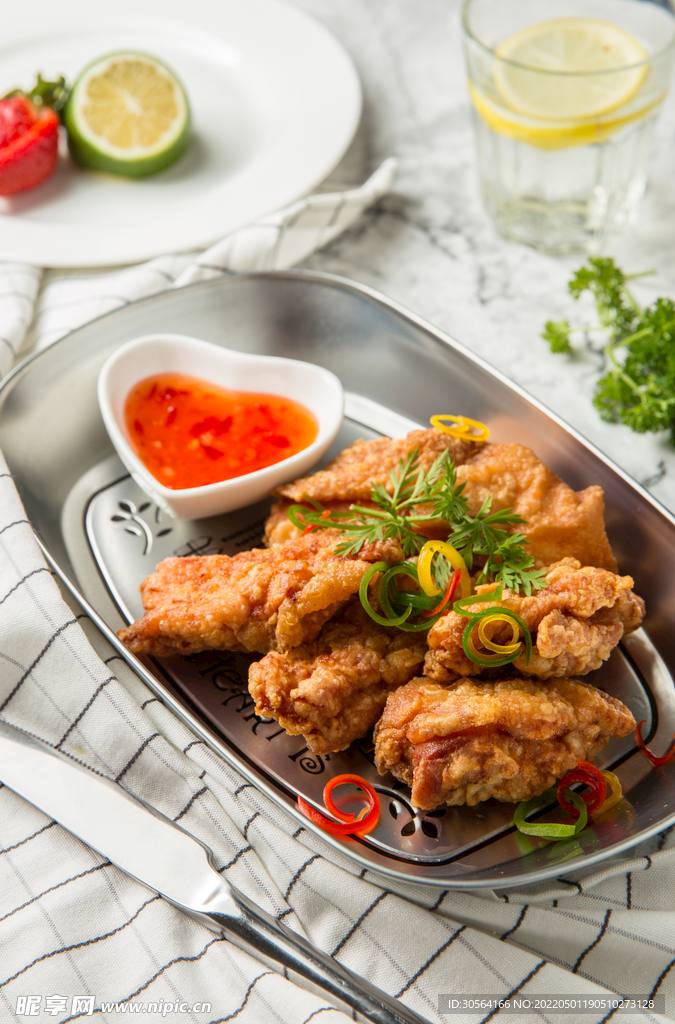油炸雞塊美食