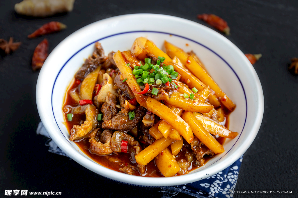 紅燒肉土豆條美食