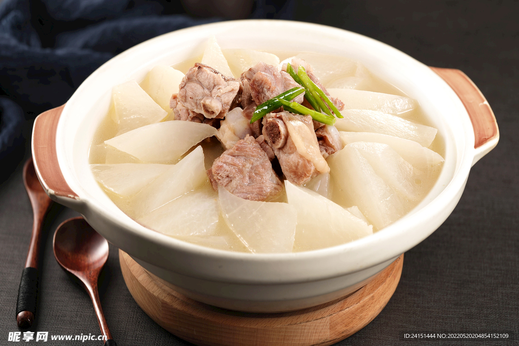 蘿卜排骨煲