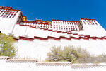 西藏拉萨布达拉宫宫墙与墙领