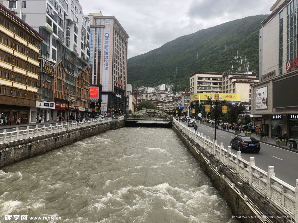 康定城