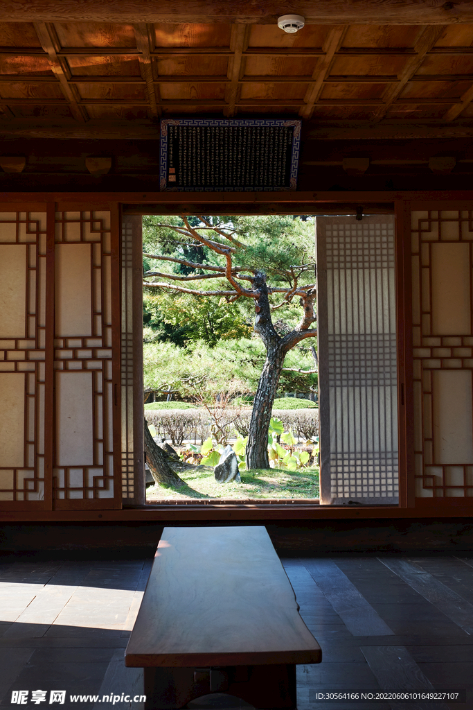 室內(nèi)復(fù)古簡約裝飾