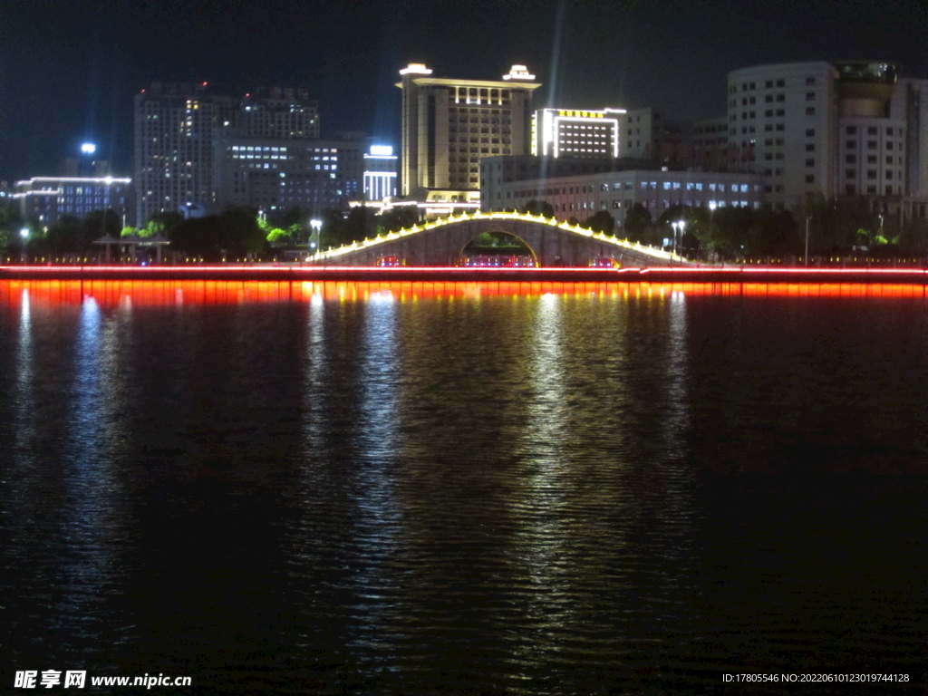 夜景图片  江边山水夜景 美丽