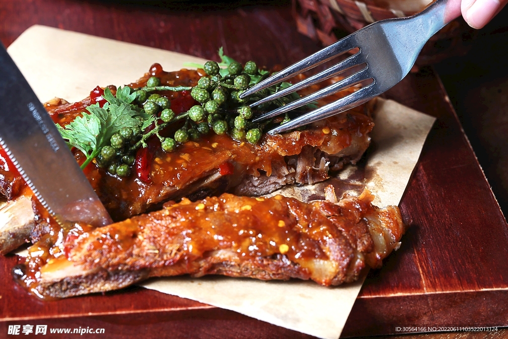切片藤椒烤肉美食