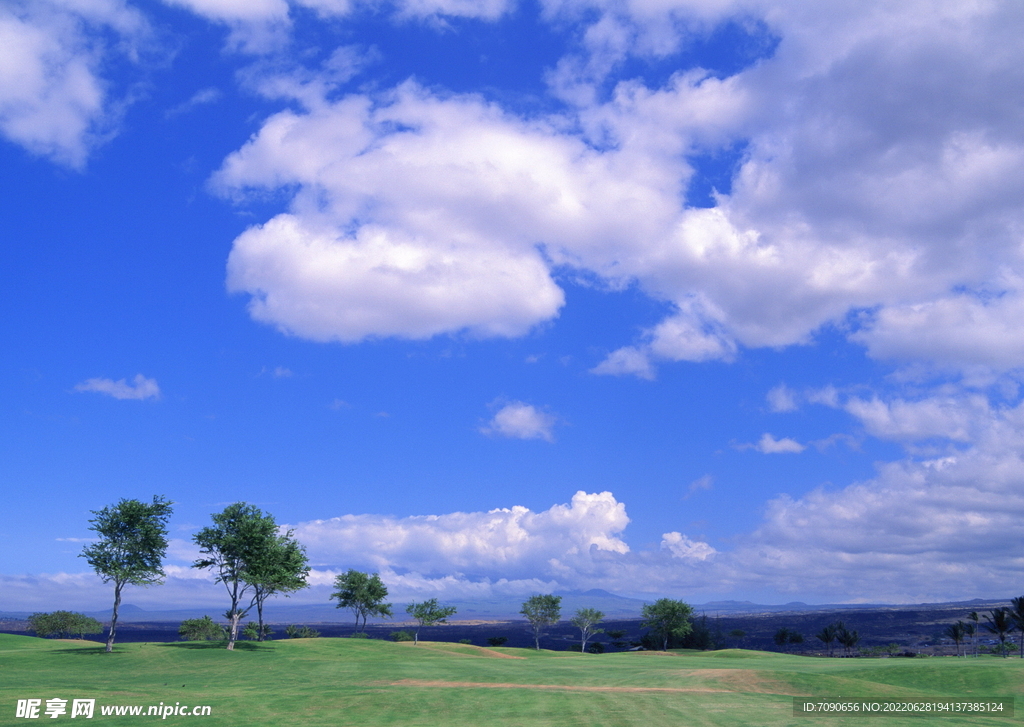 湛藍的天空    