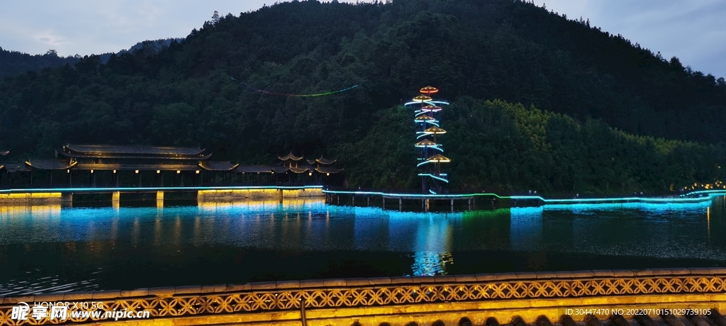 屏邊風(fēng)景 