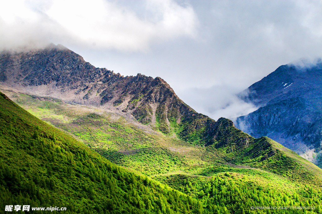 戶外山峰山脈