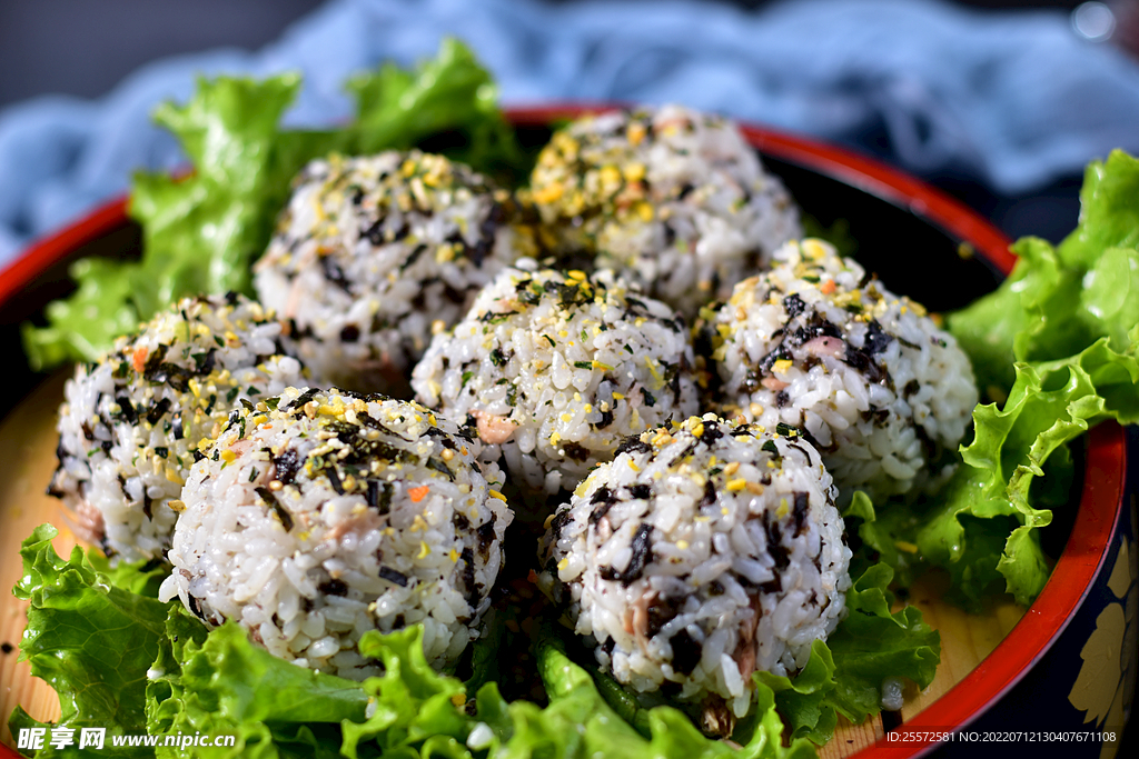 脆骨海苔飯團