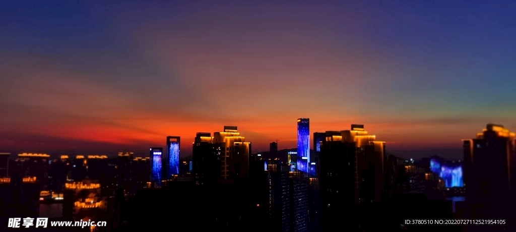 城市夕陽