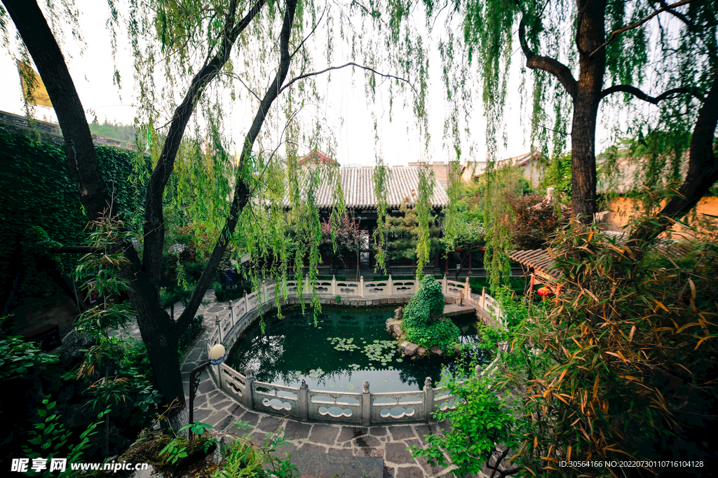 戶外復(fù)古公園池水建筑