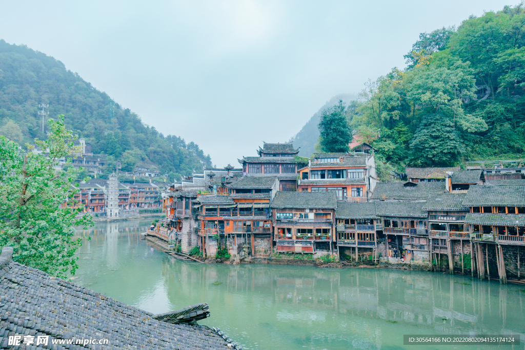 戶外湖水復古旅游建筑