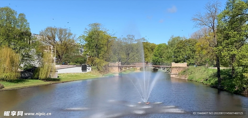公园湖泊小桥喷泉视频风光