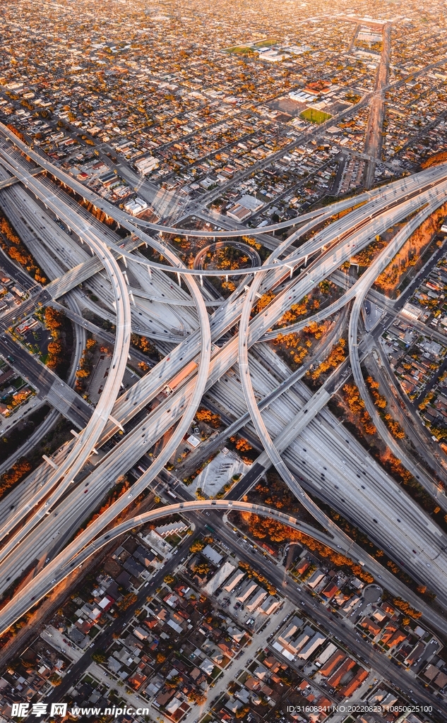 航拍下的公路