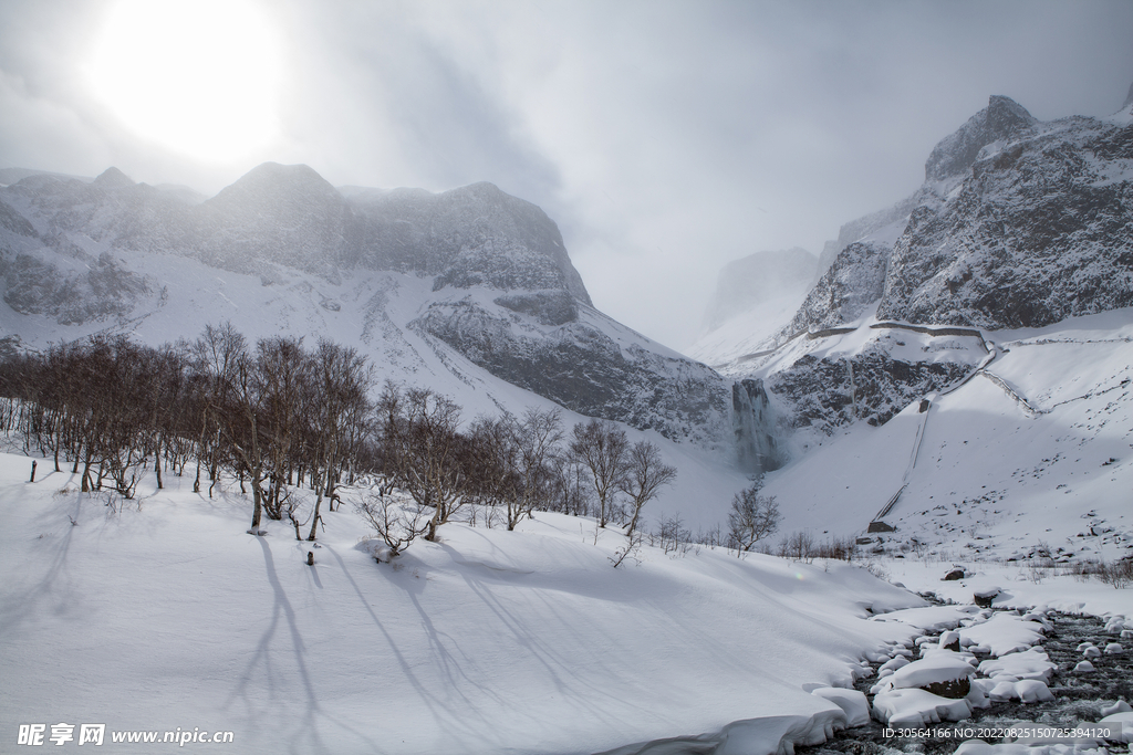 冬季雪山山峰