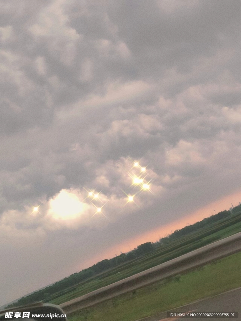 灰暗天空圖片