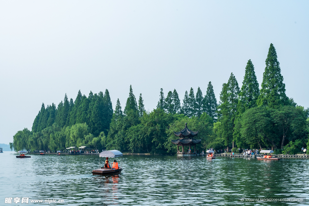 公園湖水
