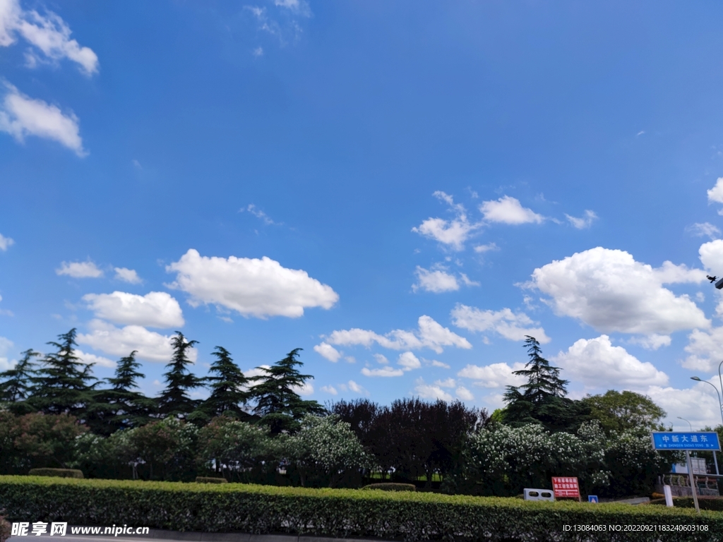 藍天白云