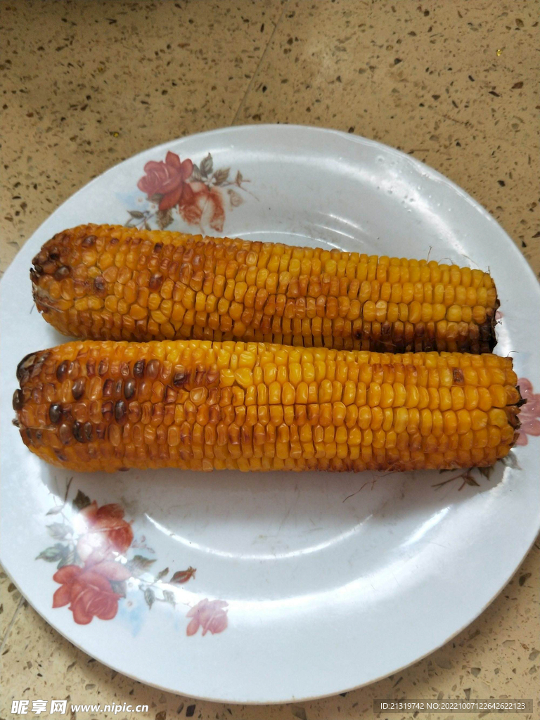 烤玉米摄影图