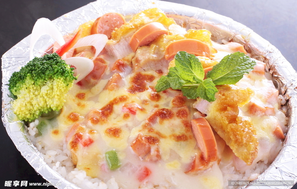 芝士焗阿拉斯加比目魚香腸焗飯