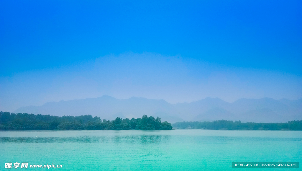 湖中小島
