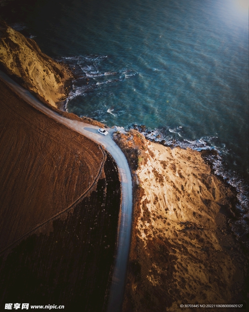 公路和海