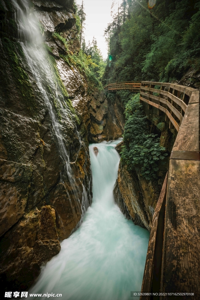 山間