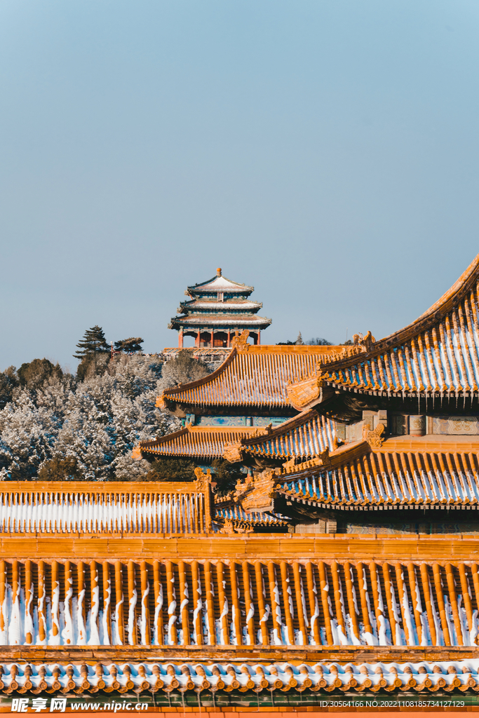 冬季復(fù)古屋檐