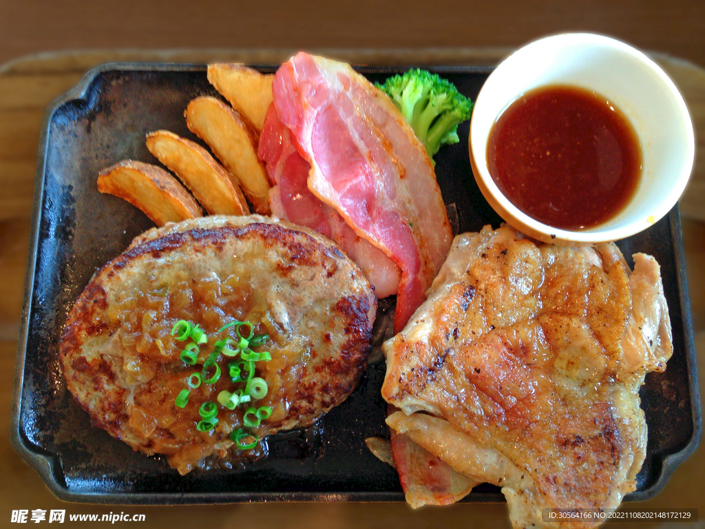 鐵板牛肉美食