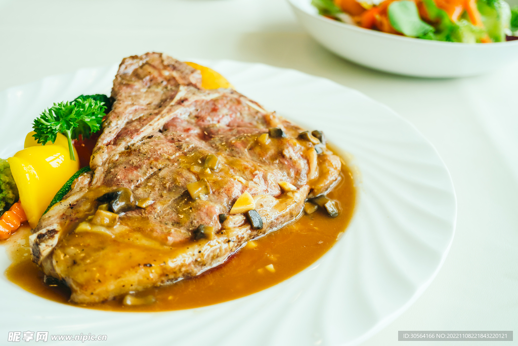 烤肉牛排美食
