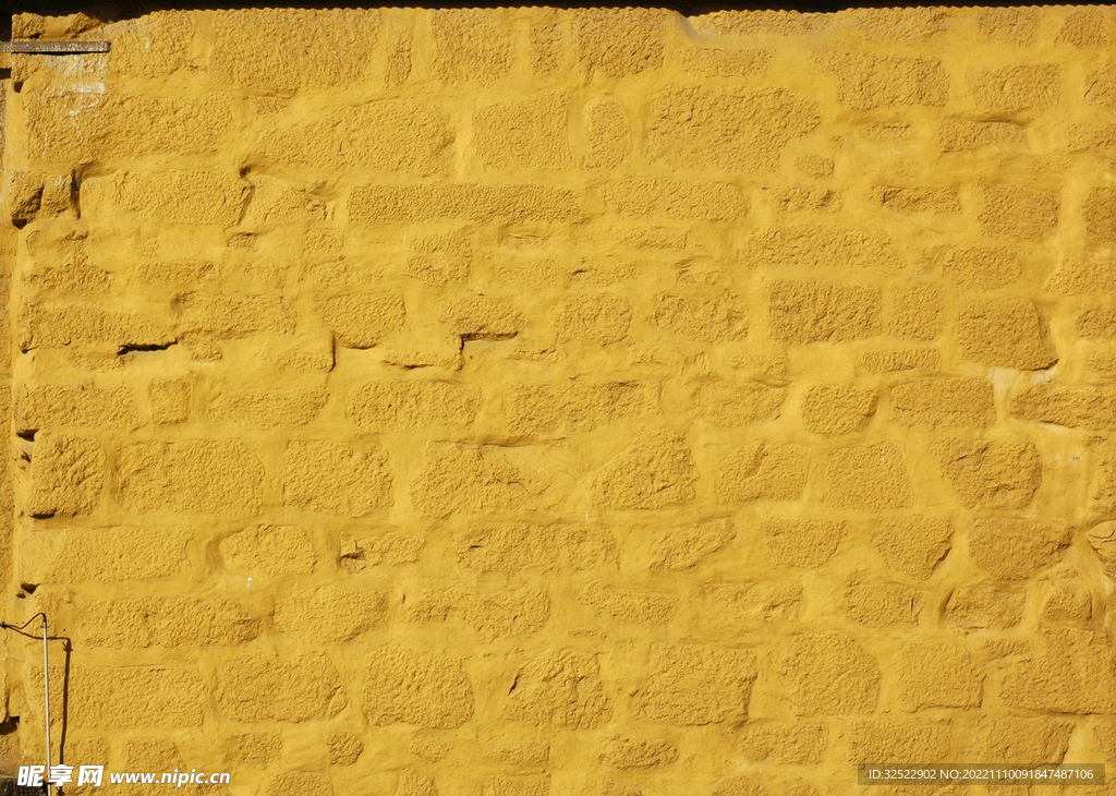农村黄土砖墙