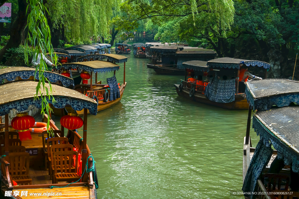 旅游復(fù)古船只