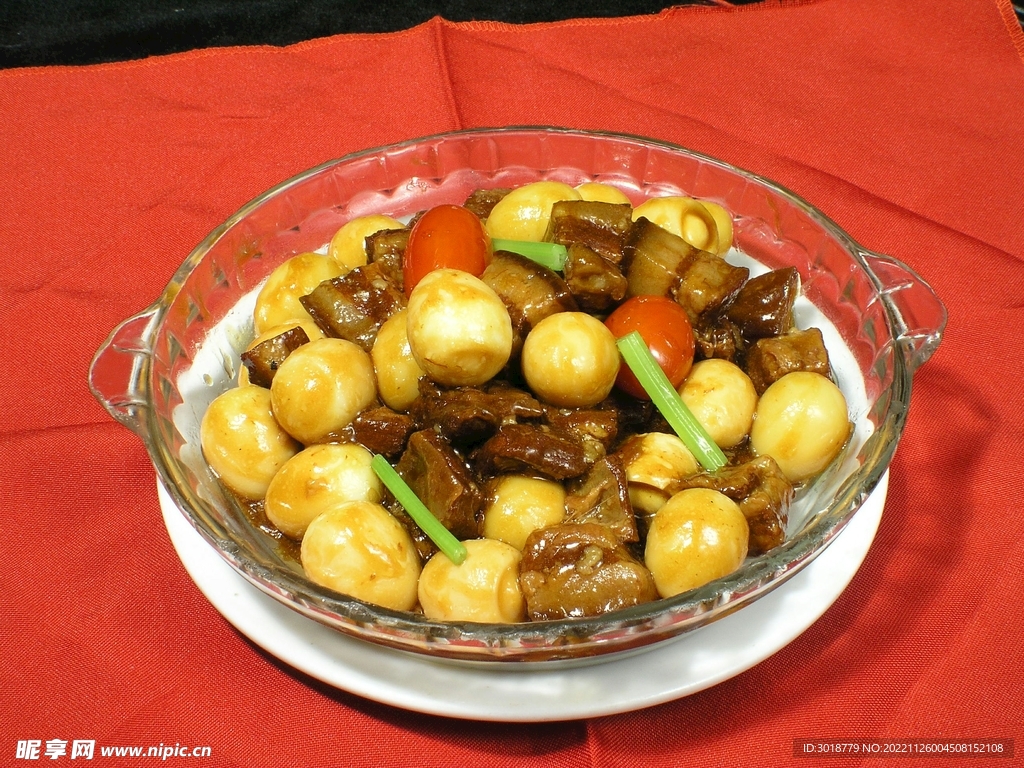 小鹵肉悶醬蛋