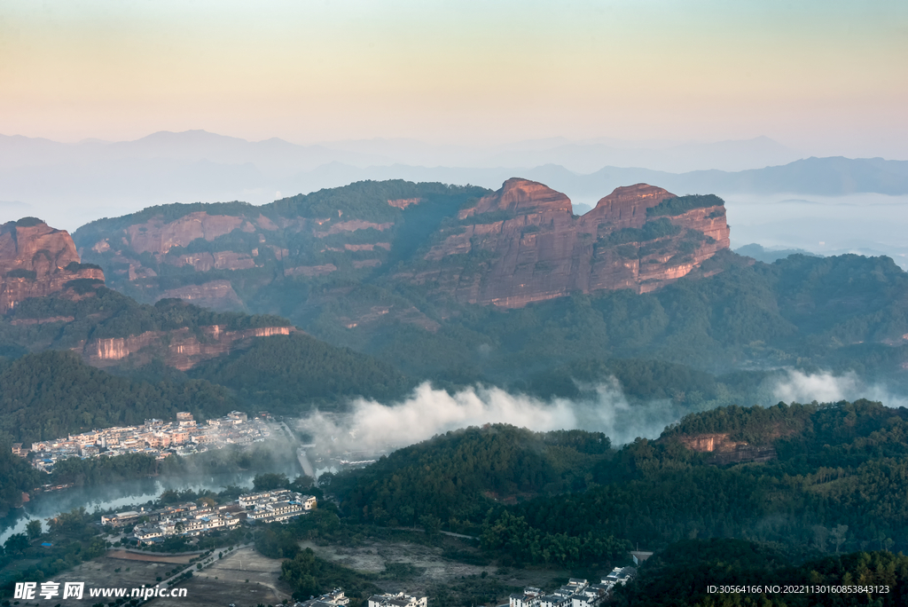 云霧山林