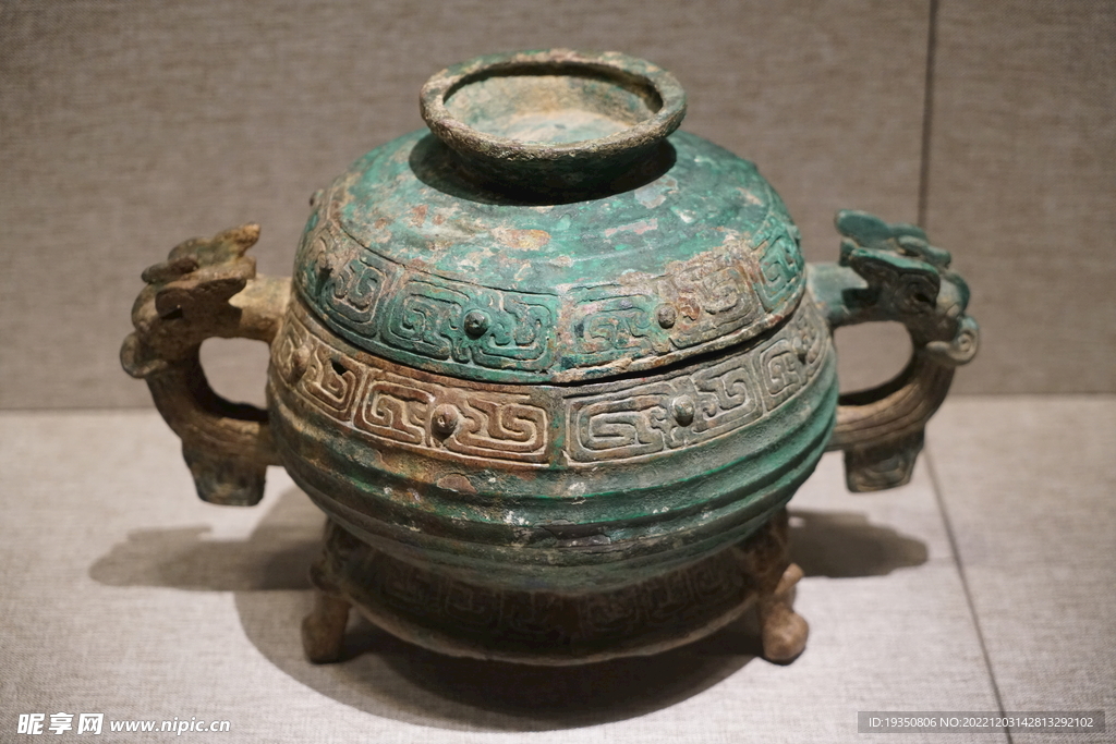 古代铜器文物展品