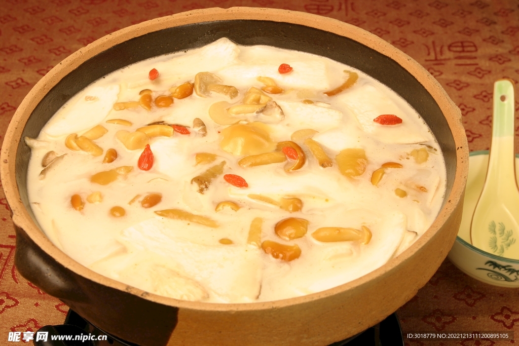 砂缽鮮菌湯