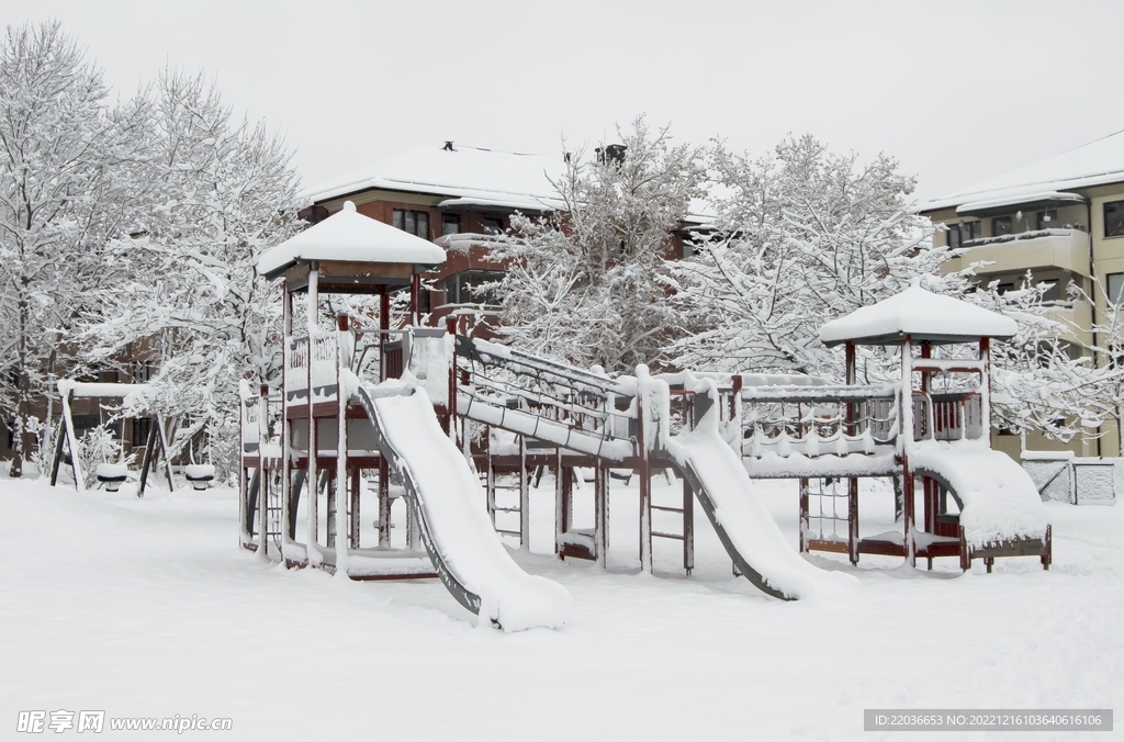 公园游乐园雪景