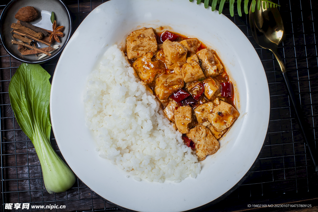 麻婆豆腐蓋飯