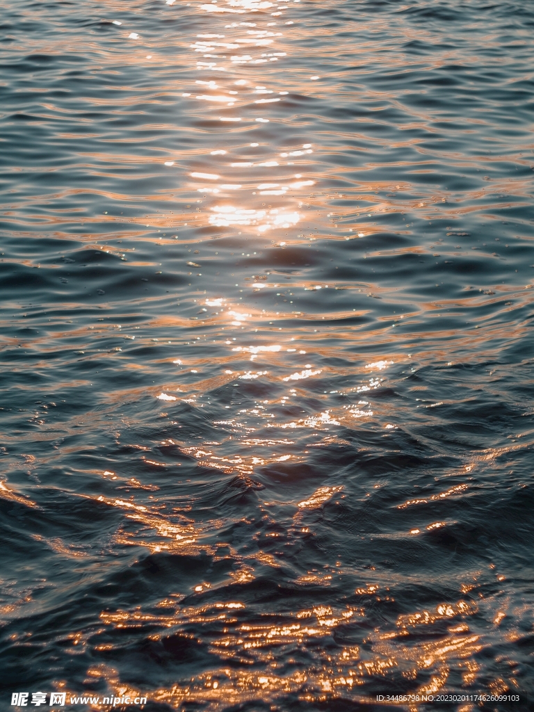 水