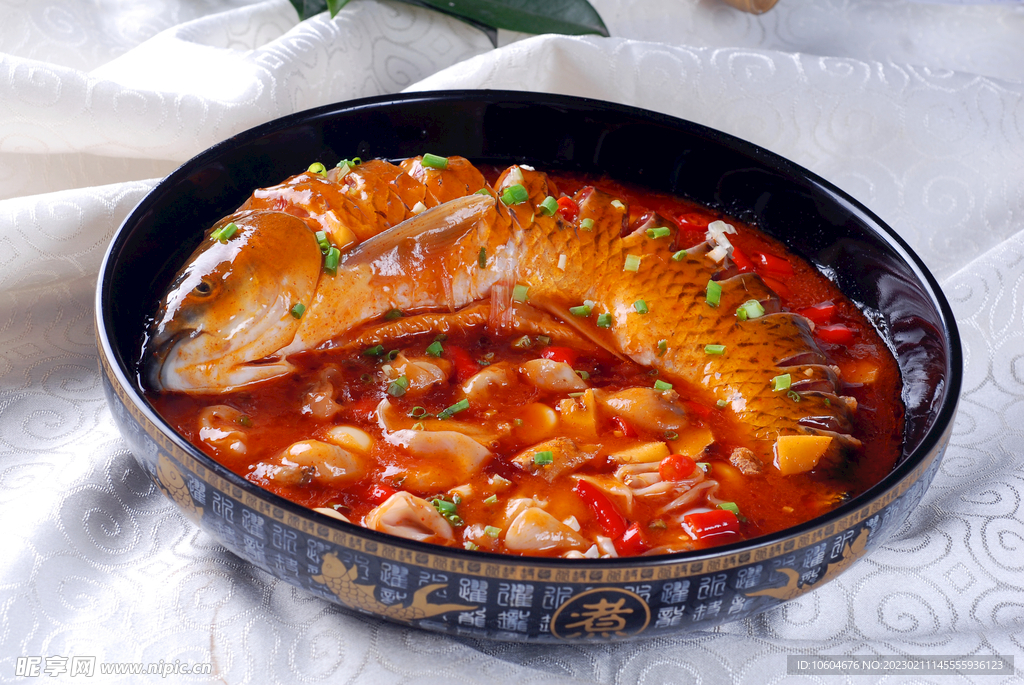 唆泡螺絲鯇