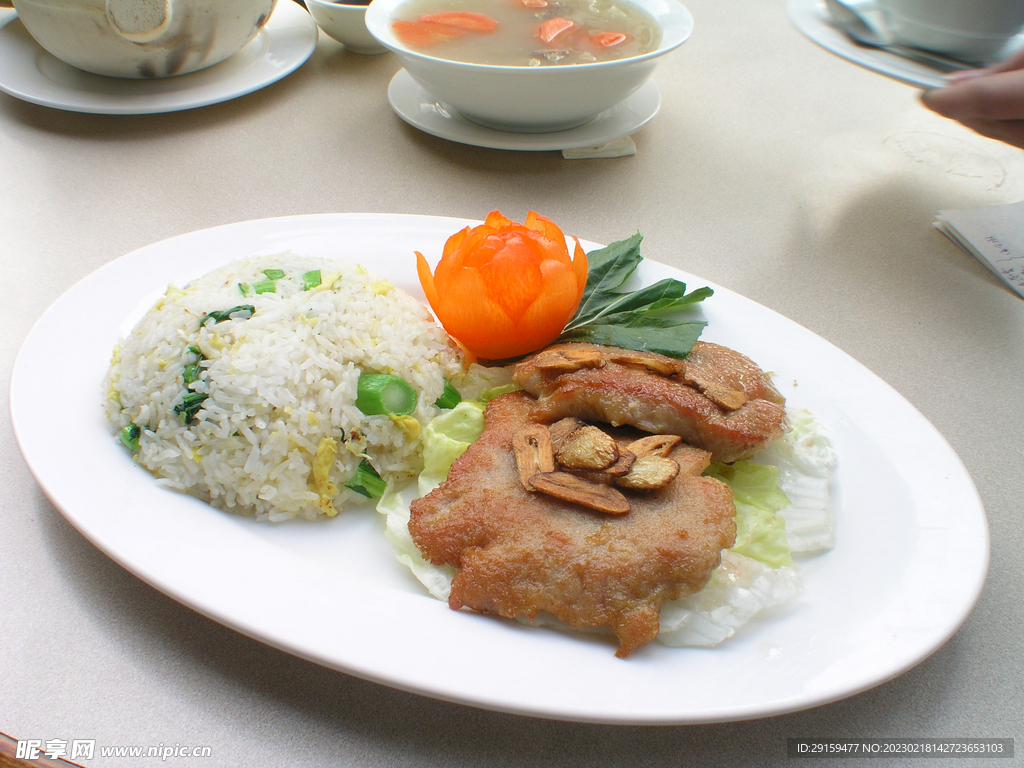 蒜香豬扒飯