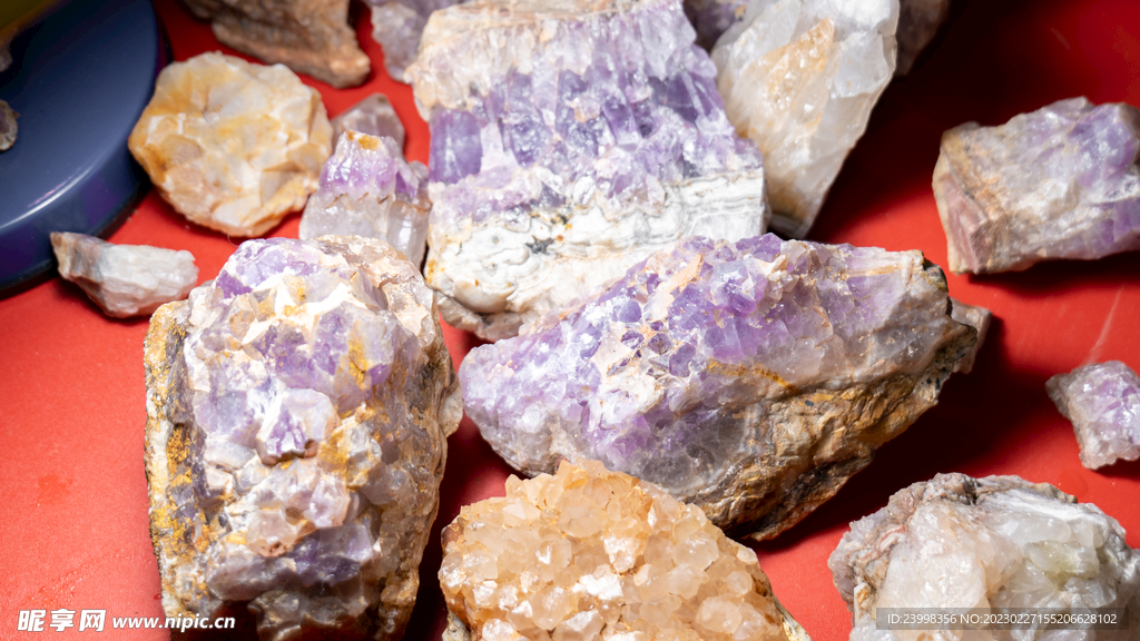 紫色水晶矿石