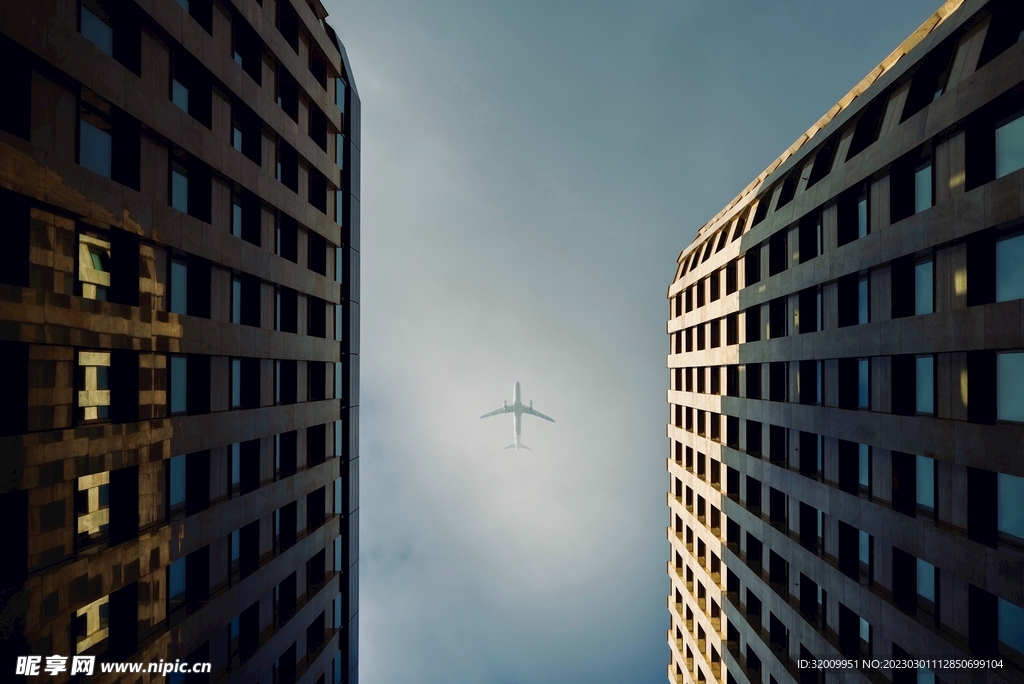 仰視天空建筑         