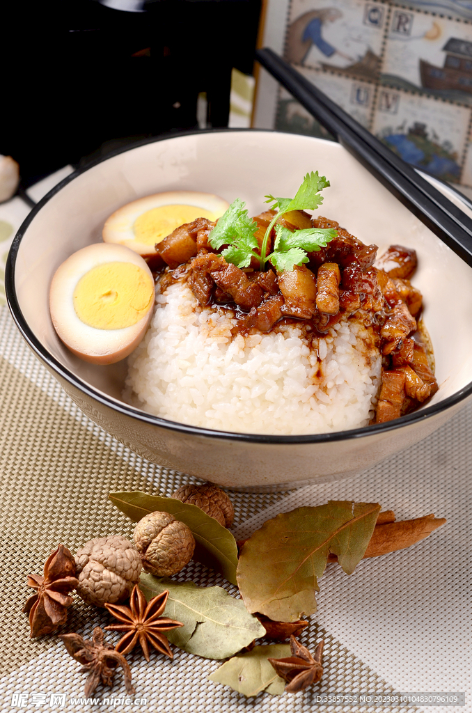 鹵肉飯圖片          