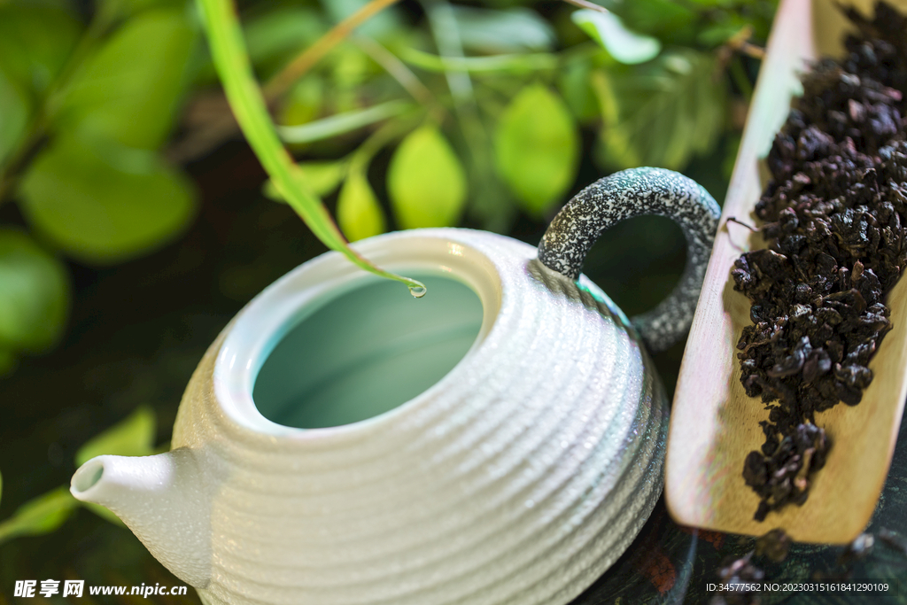 茶壺和茶葉