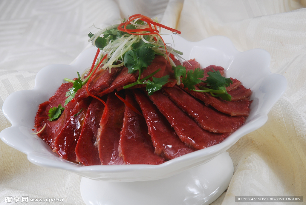 面皮撈牛肉