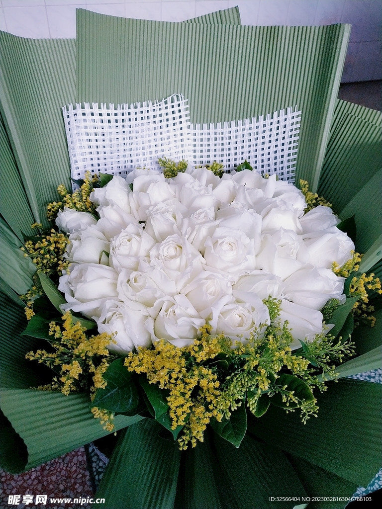 白玫瑰花束