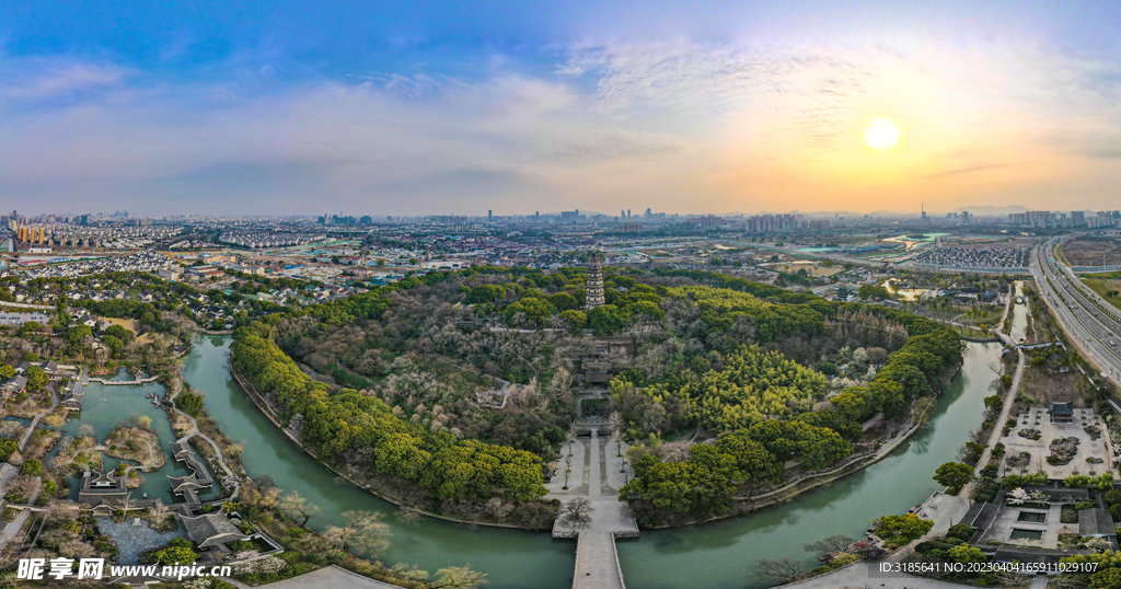 苏州虎丘塔航拍全景图