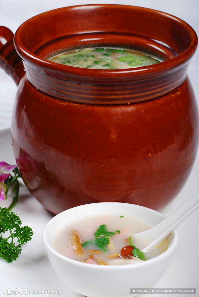 云南山菌湯
