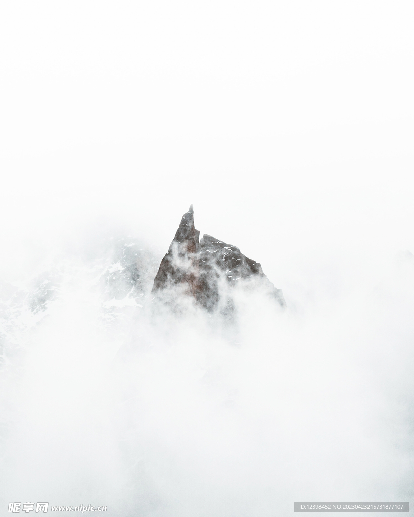 云端山峰